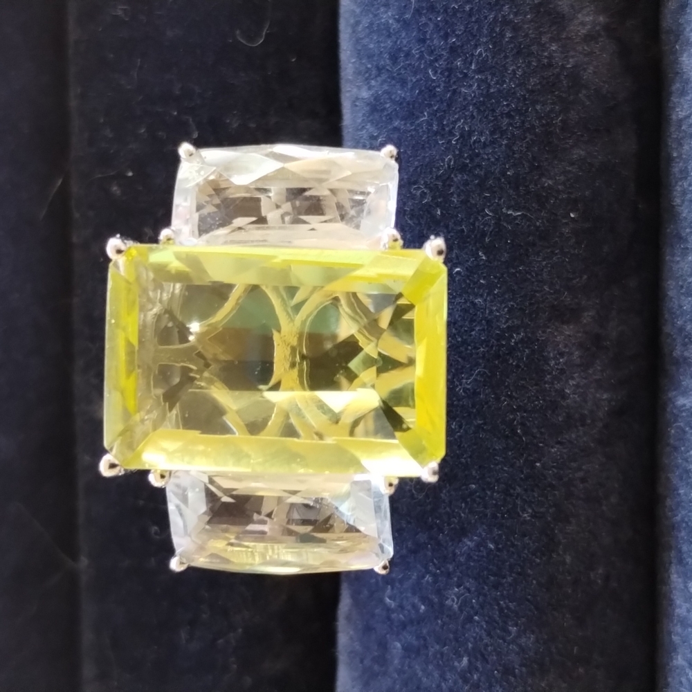 Lemon Yellow and White 13.56 ct. Quartz ring